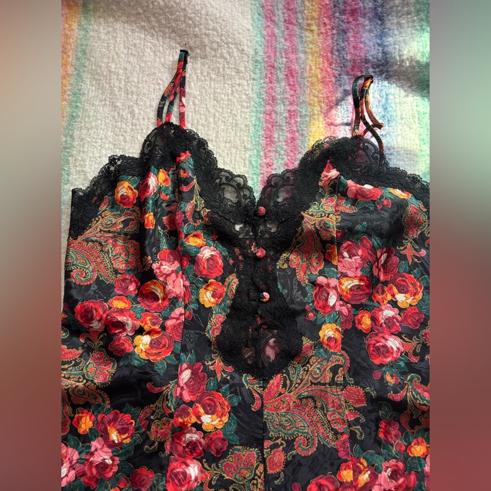 Vintage Delicates  floral romper - Picture 2 of 4